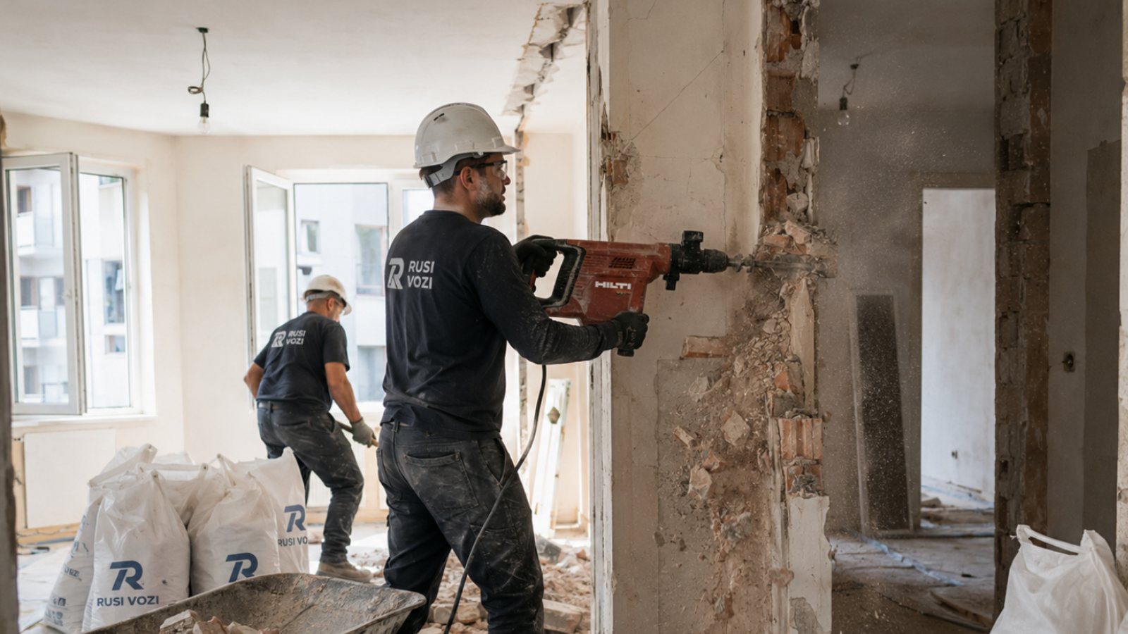 Pregradni zid od cigle u stanu u Beogradu pre rušenja